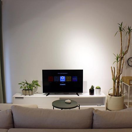 Collective Urban Villa In ティラナ エクステリア 写真