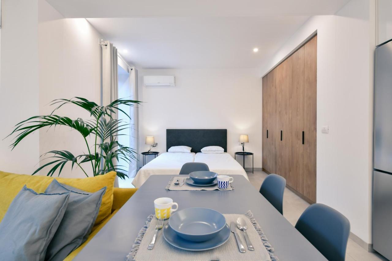 Collective Urban Villa In ティラナ エクステリア 写真