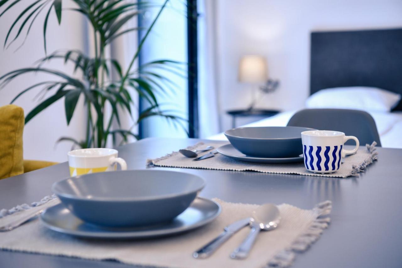 Collective Urban Villa In ティラナ エクステリア 写真