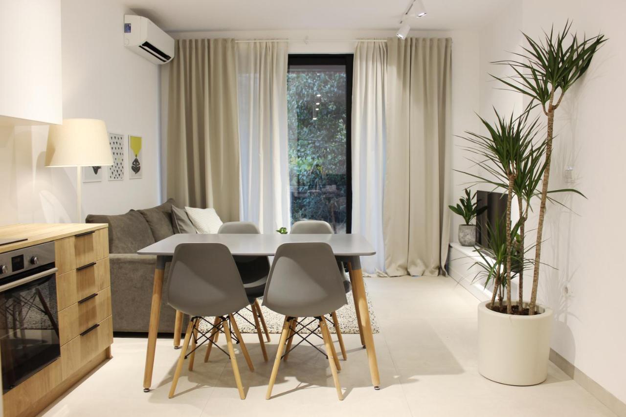 Collective Urban Villa In ティラナ エクステリア 写真