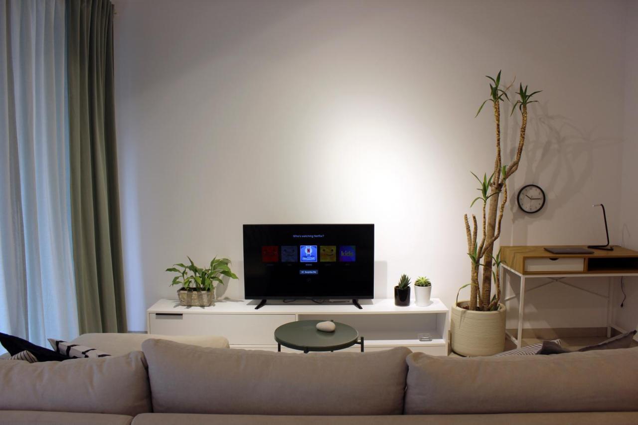 Collective Urban Villa In ティラナ エクステリア 写真