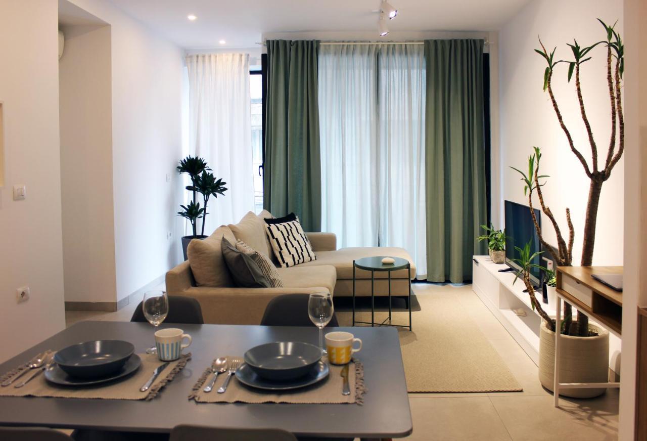Collective Urban Villa In ティラナ エクステリア 写真