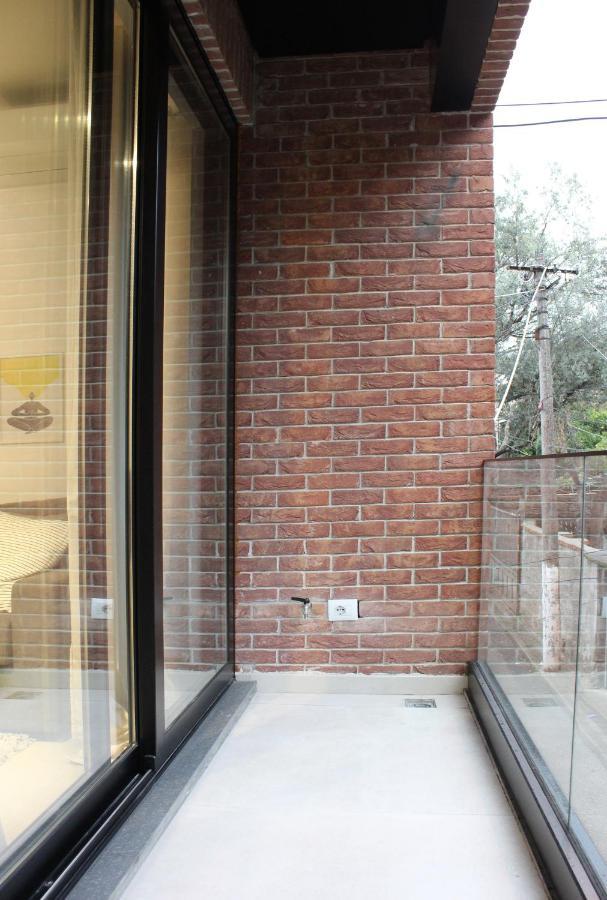 Collective Urban Villa In ティラナ エクステリア 写真