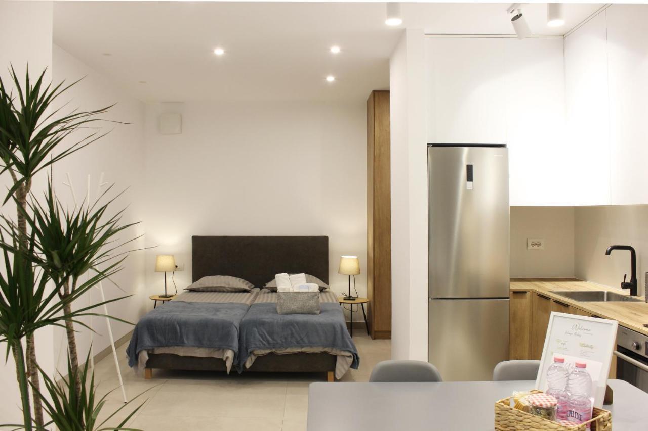 Collective Urban Villa In ティラナ エクステリア 写真